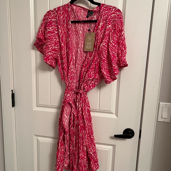 Animal print pink wrap around dress - Picture 4 of 6